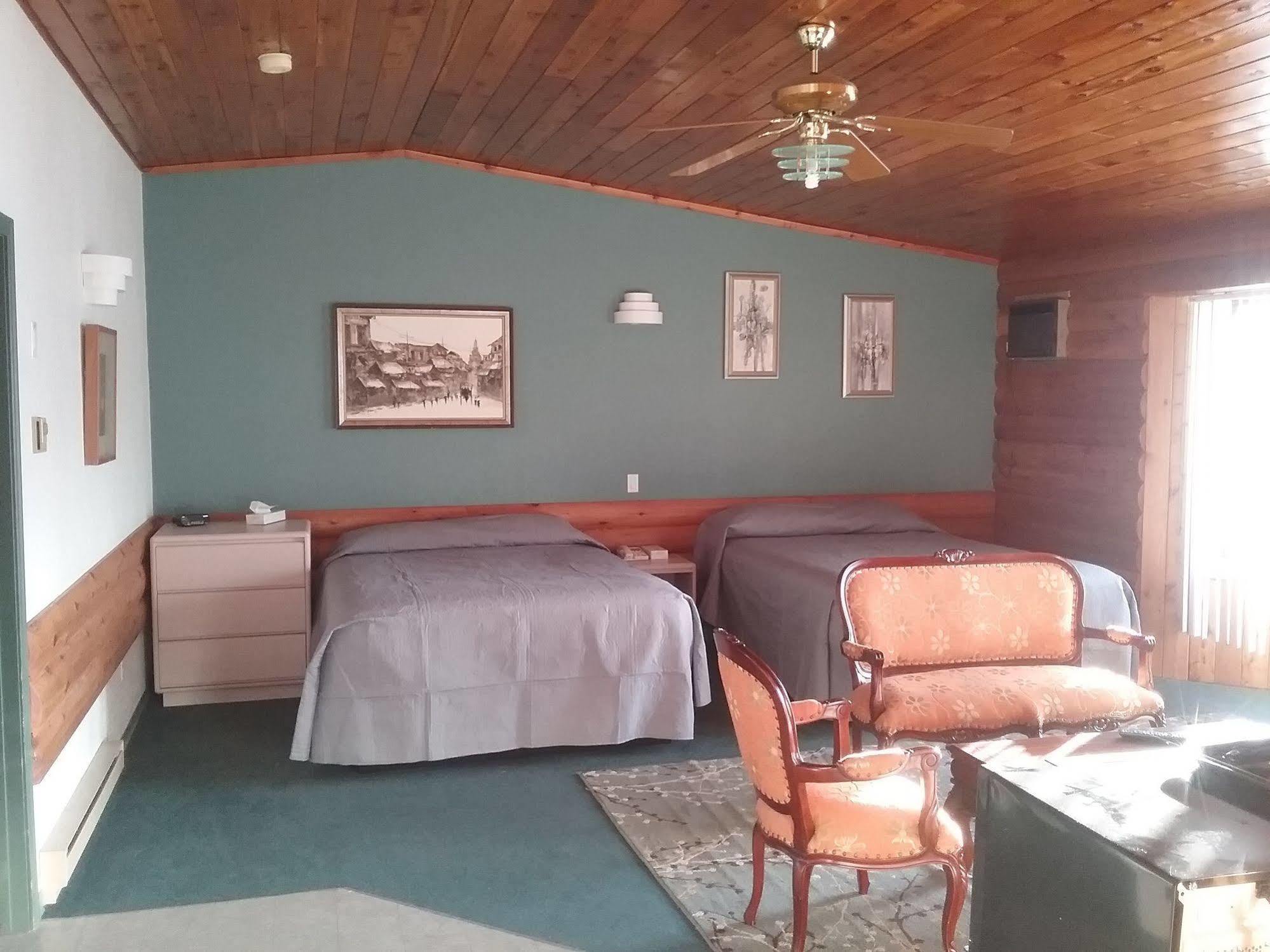Alpine Inn Valemount Exterior foto